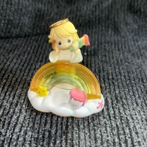 Precious Moments Angel on a Cloud Painting a Rainbow 2004 new without box